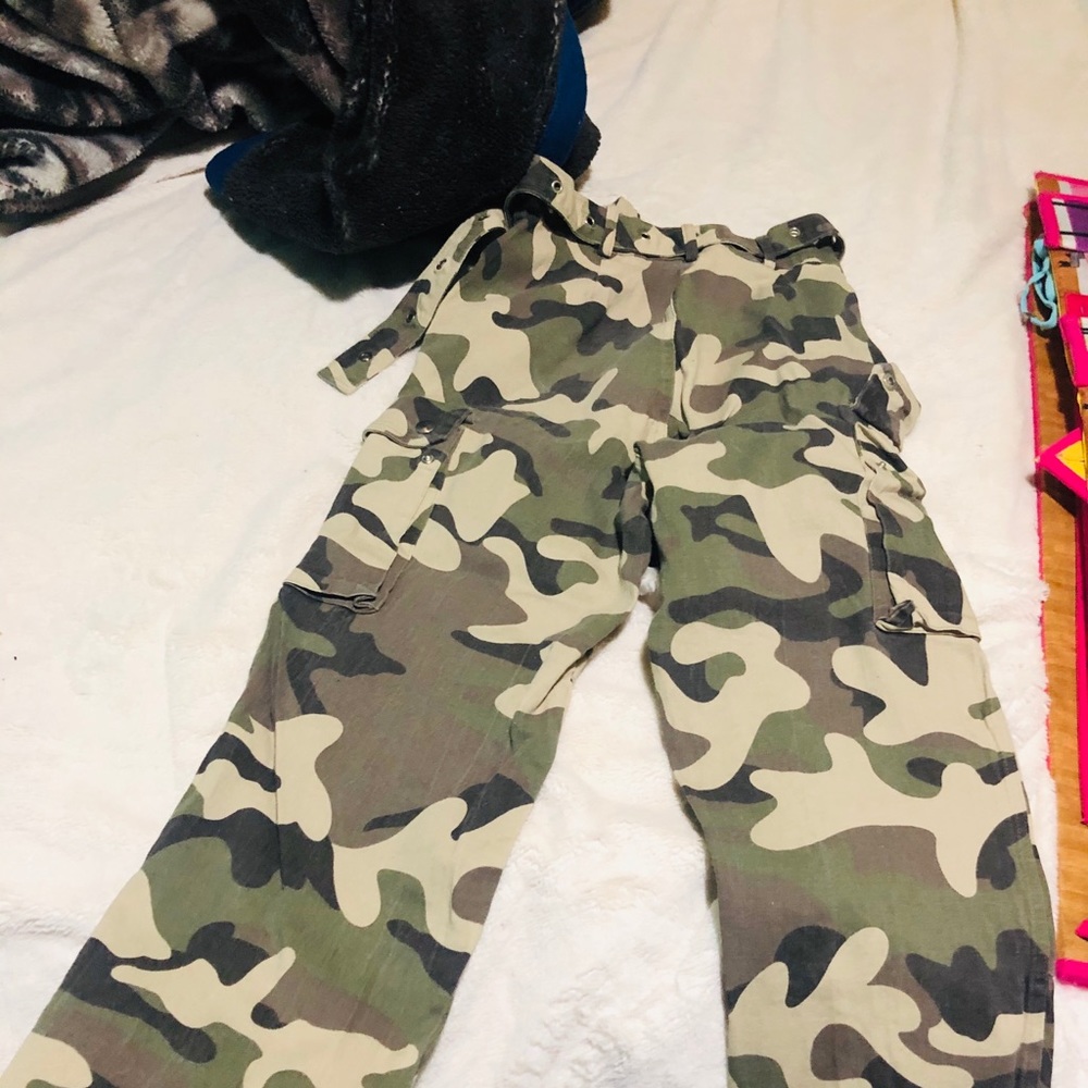 Fashion nova Camouflage joggers /sz M